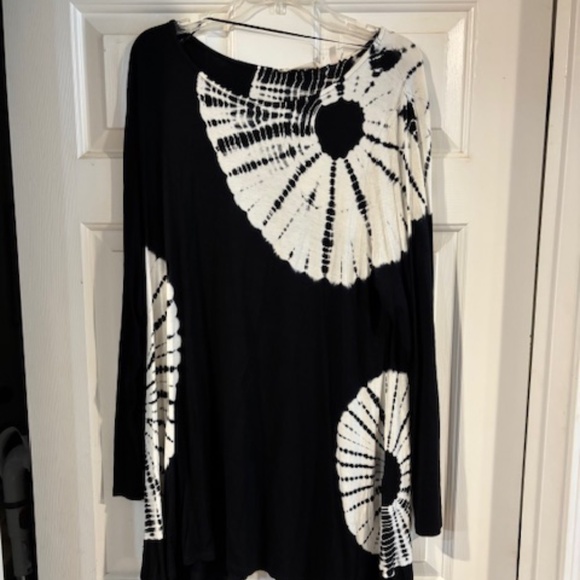 Soft Surroundings Tops - Soft Surrounding (NWT) Tye dye top- 1X- Long